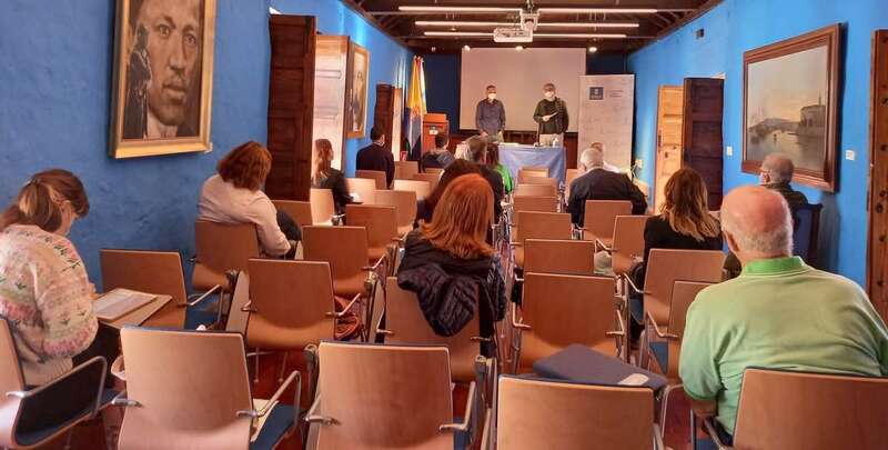 Momento de la entrega de diplomas, el pasado 15 de diciembre/TA.